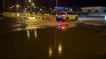 Osmaniye'de Sağanak Yağış, Ulaşımı Aksattı