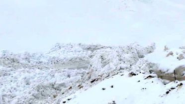 Şırnak'ta ilkbaharda kar yağışı: 2 bin 200 rakımda ikinci çığ şoku yaşandı