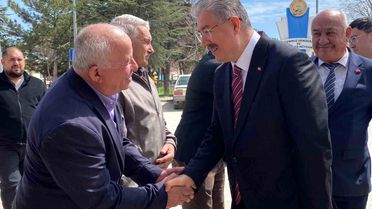 Vali Yılmaz, Alpu'da hem vatandaşla buluştu, hem çalışmaları denetledi