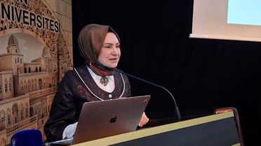 Av. Bedia Teymur’dan dijital medya uyarısı: Hız, etik değerlerin önüne geçmemeli