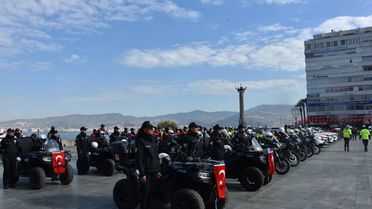 İzmir'de Türk Polis Teşkilatı'nın 181'inci kuruluş yıl dönümü kutlandı