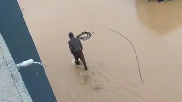 Siirt'te Sağanak Taşkını: Evler Su Altında Kaldı