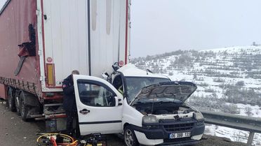 Erzurum'da Trafik Kazası: 2 Ölü, 3 Yaralı