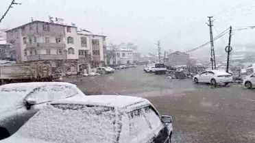 Çelikhan'da Nisan'da Kar Yağışı