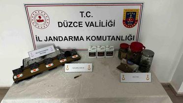Düzce'de Uyuşturucu Üreticileri Yakalandı