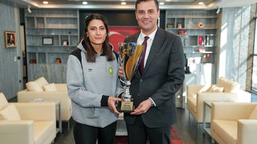 Manisa Voleybol'dan Ferdi Zeyrek'e Anma
