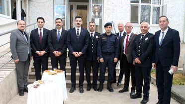 Manyas'ta polis haftası kapsamında pasta kesildi
