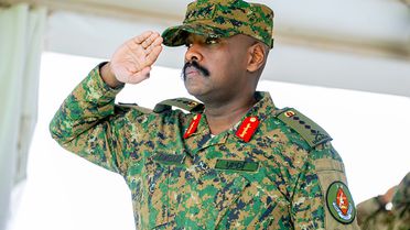 Türkiye'yi tehdit eden küstah general el yükseltti