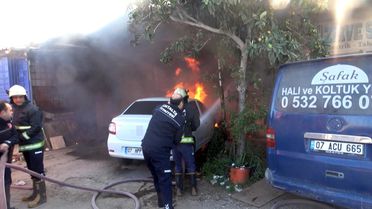 Kepez'de Motosiklet Tamirhanesinde Yangın