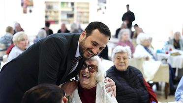 Huzurevi Ziyaretinde Erdoğan’a Sevgi Dolu Anlar