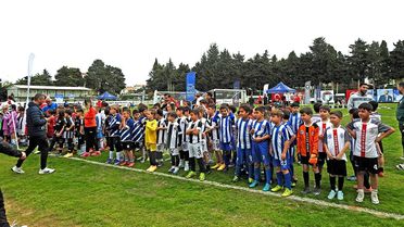 Çeşme'de U9 Futbol Festivali Coşkusu