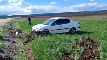 Alaca'da Otomobil Devrildi: 1 Yaralı