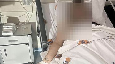 Ara sokağa çekip şarj kablosuyla boğmaya çalışıp defalarca bıçakladı