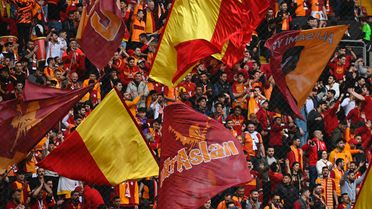 Galatasaraylı yıldız puan kaybedilen maç sonrası gülerek paylaşım yaptı! Taraftar ateş püskürüyor