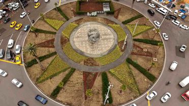 İzmir'in kalbi çiçek açtı