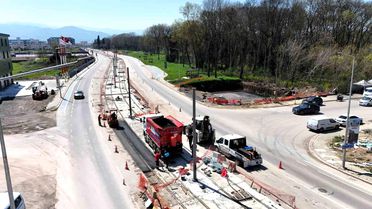 Kartepe Tramvay Hattı'nda duraklar kurulmaya başlandı