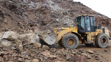Oltu'da Heyelan: Yol Temizlik Çalışmaları Başladı