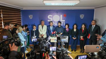 Özgür Özel, SOL Parti'yi Ziyaret Etti