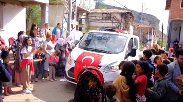 Polisler Safranbolu'da Sürpriz Kutlama ile Karşılandı