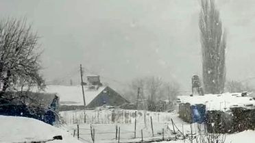 Nisan'da Aniden Kar Yağışı