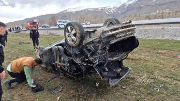 Van'da Trafik Kazası: 1 Ölü, 2 Yaralı