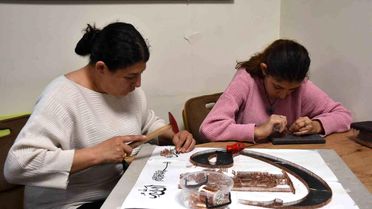 Zihinsel engelli Beyza filografi sanatıyla hayata tutunuyor