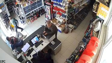 Antalya açıklarındaki 4.7 büyüklüğündeki deprem anı kameralarda