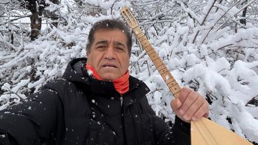 Aydın Aydın'dan Nisan ortasında kar altında klip: Bu sene yaz gelmedi