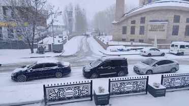 Çaldıran'da Nisan'da Kar Yağışı