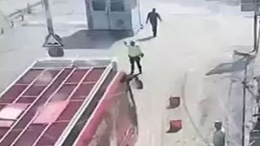 CHP Otobüsü Aleyhine Hapis Cezası