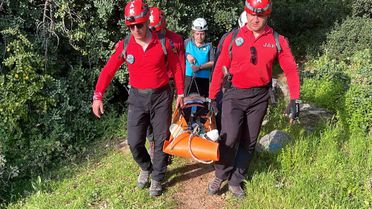 Yürüyüş yaparken, ayağı kırılan şahıs kurtarıldı