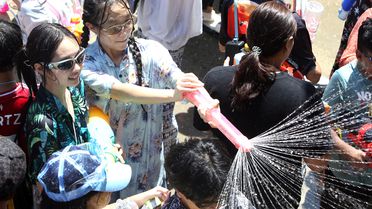Tayland'da Renkli Songkran Festivali