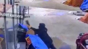 Hatay'da Hırsızlar Ayakkabı Çaldı