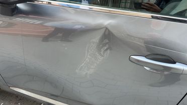 Şüpheli Tekmeleyerek Cam Kırdı