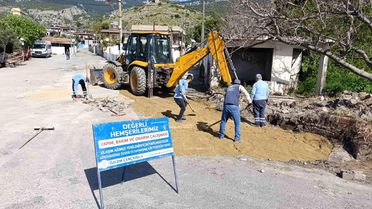 Aydın'da kapsamlı yol çalışmaları sürüyor