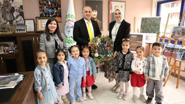 Başkan Kaya minik öğrencileri belediyede ağırladı