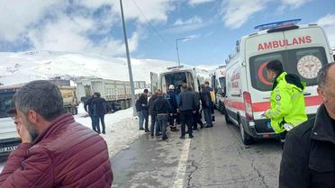 Bitlis'te İki Trafik Kazası: 12 Yaralı
