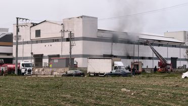 İnegöl'de Mobilya Fabrikasında Yangın