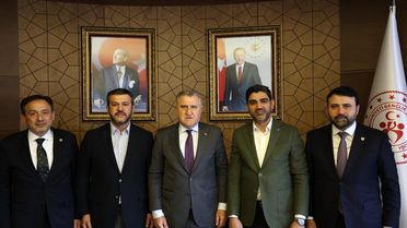 Karabük heyeti Gençlik ve Spor Bakanı Bak ile görüştü