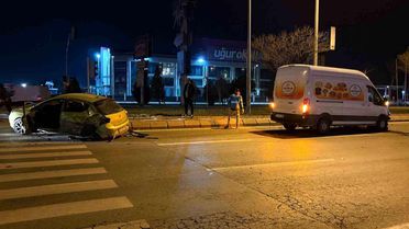 Kayseri'de Trafik Kazası: Otomobil Sürücüsü Yaralandı