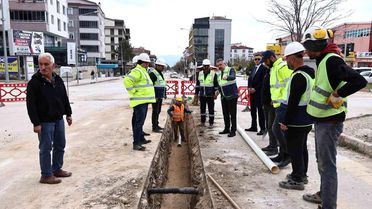 Merzifon'un içme suyu projesinde boru döşeme çalışması sürüyor