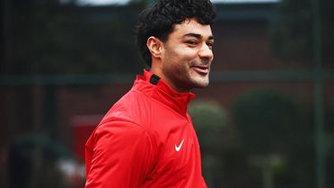 Ozan Kabak imzayı attı! 2030 yılına kadar Bundesliga'da