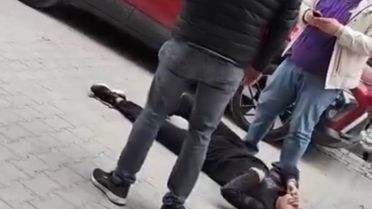 Sultangazi'de sokak ortasında silahlı saldırı: 1 yaralı