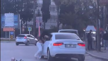 Adana'da Kadına Saldırı Anları Kaydedildi