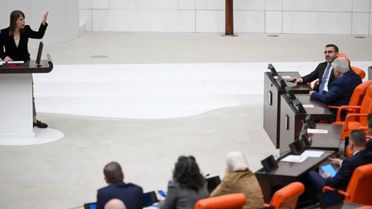 Meclis'te tansiyon yükseldi: Ben senin bildiğin kadınlara benzemem