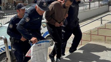 Çocuk istismarı görüntülerini sattığı iddia edilen şüpheli tutuklandı