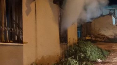 Alrınözü'de ev yangını