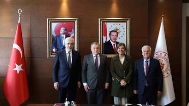 &Ccedil;ermik'e olimpik y&uuml;zme havuzu yapılıyor