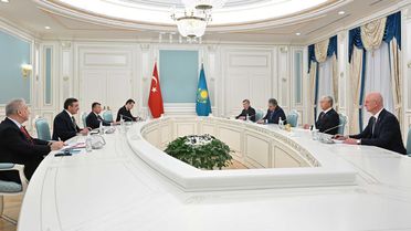 Cevdet Yılmaz Astana'da Tokayev ile Görüştü