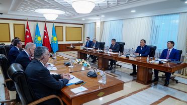 Cevdet Yılmaz, Kazakistan Başbakanı ile Görüştü